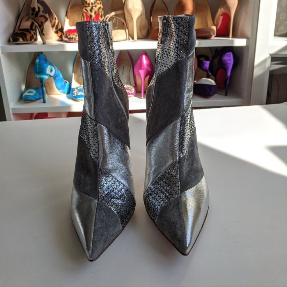 GIANVITO ROSSI  Metallic Silver Booties